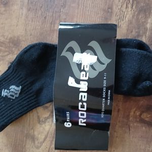 Rocawear boys black quarter socks 9-11 one pair NWT